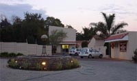 Oaklands Inn exterior